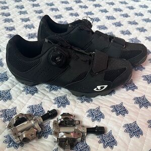 Giro Black Cycling Shoes with pedals
